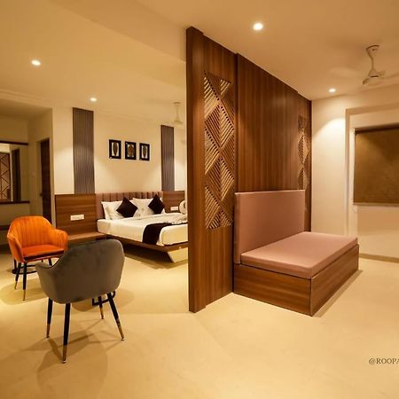 סולאפור Hotel Veesons Executive מראה חיצוני תמונה