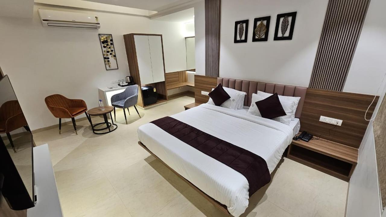 סולאפור Hotel Veesons Executive מראה חיצוני תמונה