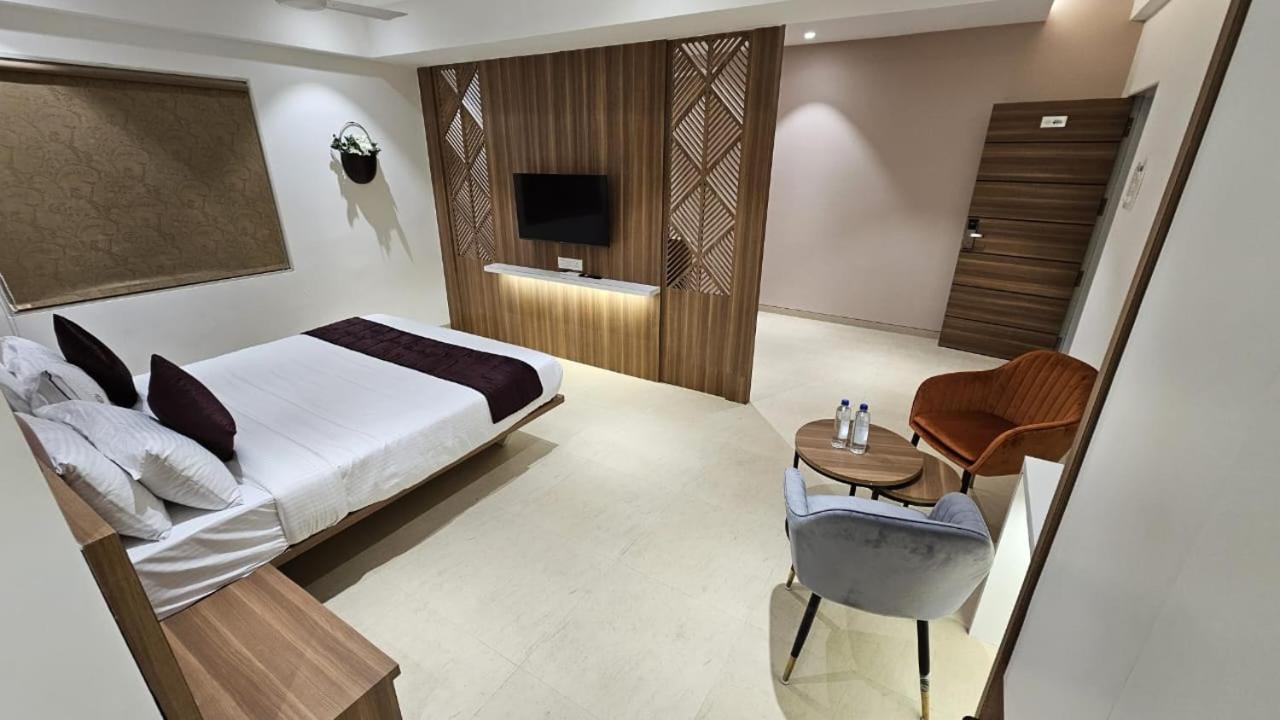 סולאפור Hotel Veesons Executive מראה חיצוני תמונה