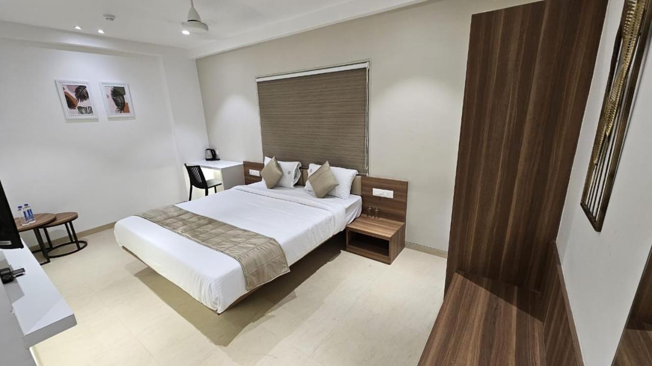 סולאפור Hotel Veesons Executive מראה חיצוני תמונה