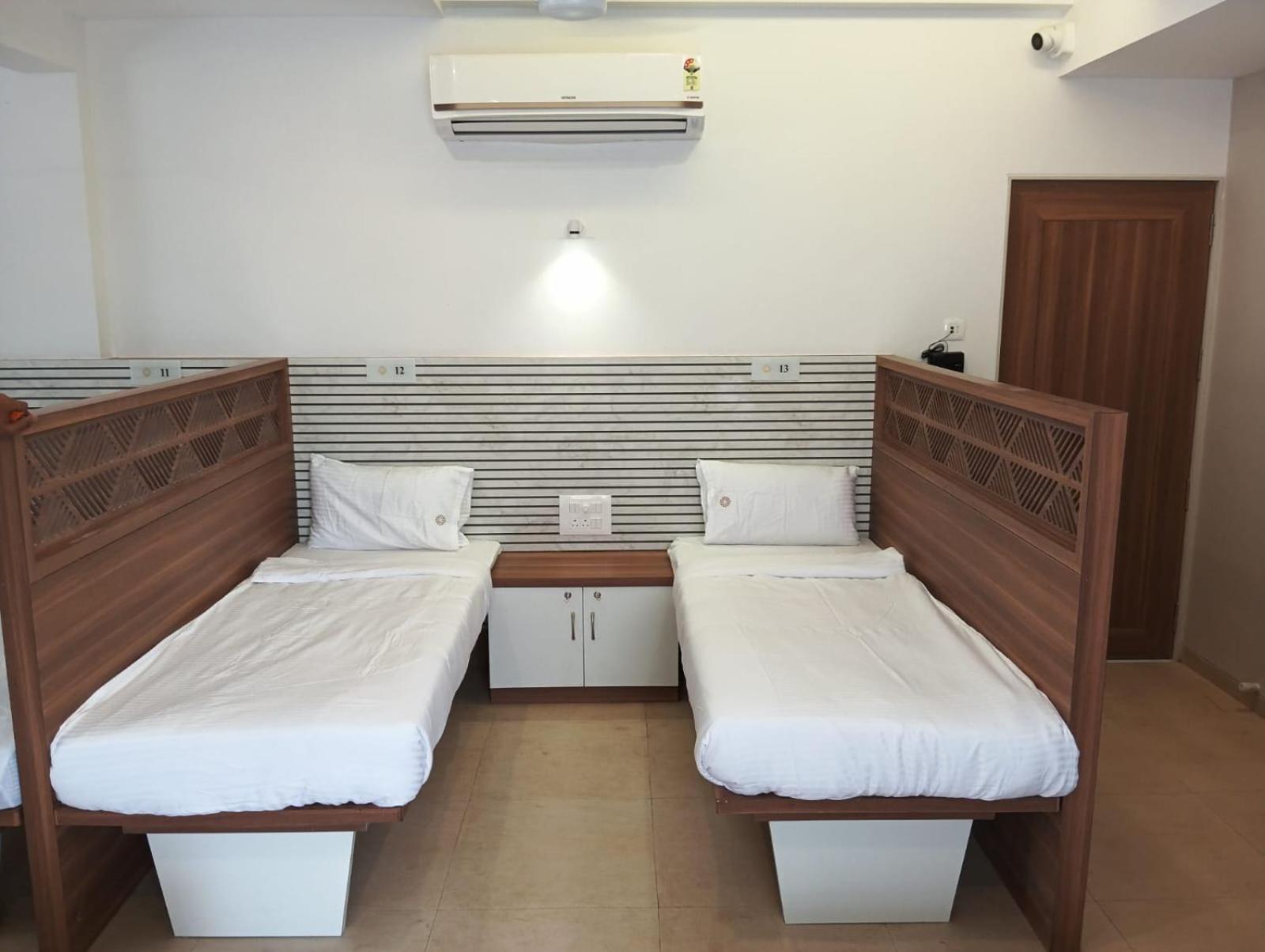 סולאפור Hotel Veesons Executive מראה חיצוני תמונה